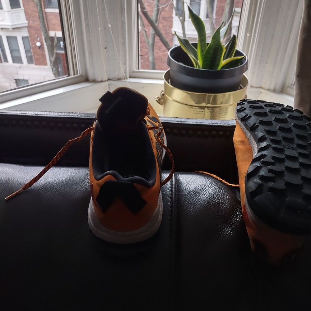 ADDIDAS RUNNING SHOES - Picture 4 of 6